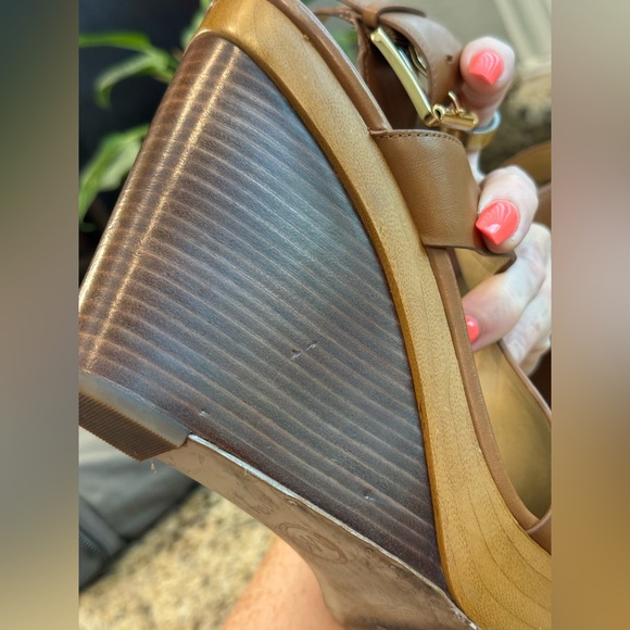 Michael Kors Josephine Wedge Sandals – Tan Leather, Size 10M - Picture 9 of 12